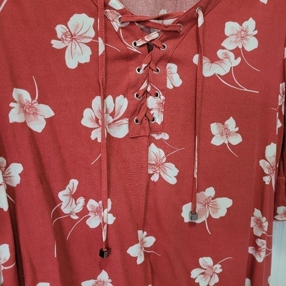 Bohemian Floral flowy top ruffle detailing size Small red white pink - Picture 5 of 10